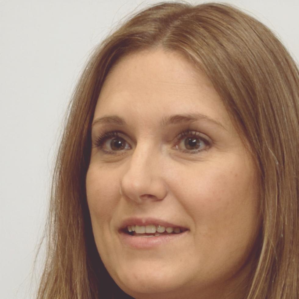 Andra Popovici, instructor principal pentru cursurile de negociere financiară